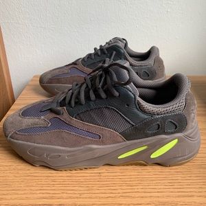 Adidas Yeezy Boost 700 Mauve